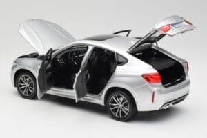 BMW X6 M F86 Argent Norev 1:18 183200 Métal Moulé — image 5 sur 8