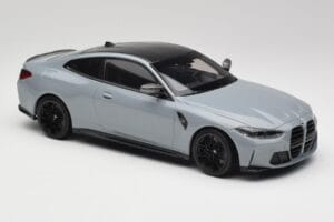 BMW M4 G82 Brooklyn Gris Minichamps 1:18 155020124 Métal Moulé — image 4 sur 6