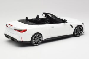 BMW M4 G82 Cabriolet Alpine White Minichamps 1:18 155021031 Métal Moulé — image 2 sur 6