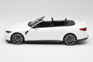 BMW M4 G82 Cabriolet Alpine White Minichamps 1:18 155021031 Métal Moulé — image 3 sur 6