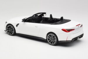 BMW M4 G82 Cabriolet Alpine White Minichamps 1:18 155021031 Métal Moulé — image 5 sur 6