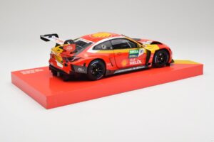 BMW M4 GT3 G82 #31 S. van der Linde Team Schubert DTM Champion 2022 Minichamps 1:18 113222331 Métal Moulé — image 3 sur 8
