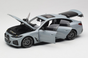 BMW i4 G26 Grey Metallic Minichamps 1:18 110023010 Métal Moulé — image 2 sur 8