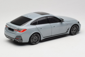 BMW i4 G26 Grey Metallic Minichamps 1:18 110023010 Métal Moulé — image 3 sur 8