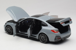 BMW i4 G26 Grey Metallic Minichamps 1:18 110023010 Métal Moulé — image 5 sur 8