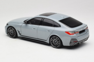BMW i4 G26 Grey Metallic Minichamps 1:18 110023010 Métal Moulé — image 7 sur 8