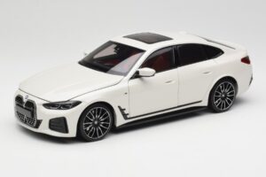 BMW i4 M50 G26 Alpine White Minichamps 1:18 110023011 Métal Moulé