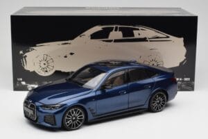 BMW i4 M50 G26 Portimao Blue Minichamps 1:18 110023012 Métal Moulé — image 8 sur 8