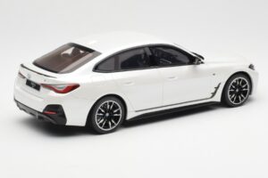 BMW i4 M50 G26 Mineral Blanc Métallisé Otto 1:18 OT1074 Résine — image 2 sur 6