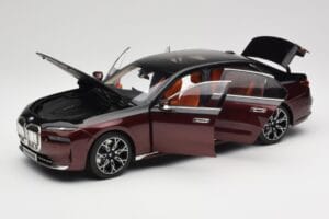 BMW i7 G70 Black & Red Metallic Minichamps 1:18 110023201 Métal Moulé — image 2 sur 8