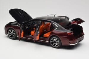 BMW i7 G70 Black & Red Metallic Minichamps 1:18 110023201 Métal Moulé — image 5 sur 8