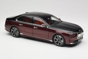 BMW i7 G70 Black & Red Metallic Minichamps 1:18 110023201 Métal Moulé — image 6 sur 8