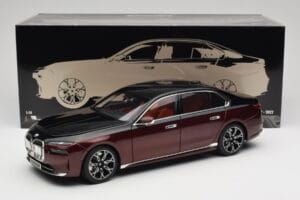 BMW i7 G70 Black & Red Metallic Minichamps 1:18 110023201 Métal Moulé — image 8 sur 8
