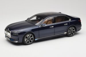BMW i7 G70 Blue Metallic Minichamps 1:18 110023202 Métal Moulé