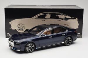 BMW i7 G70 Blue Metallic Minichamps 1:18 110023202 Métal Moulé — image 8 sur 8