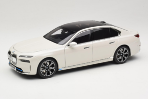 BMW i7 G70 White Metallic Minichamps 1:18 110023200 Métal Moulé