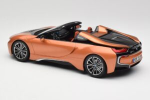 BMW i8 Roadster E-Cuivre Minichamps 1:18 80432454784 Métal Moulé — image 5 sur 6