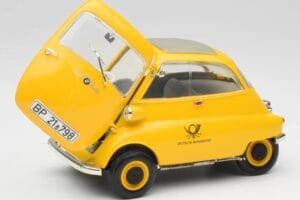 BMW Isetta 250 Deutsche Bundespost Revell 1:18 925 Métal Moulé — image 2 sur 8