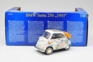 BMW Isetta 250 Revell 1:18 8828 Métal Moulé — image 8 sur 8