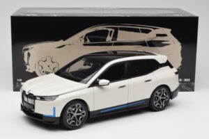 BMW iX Alpine White Minichamps 1:18 110023102 Métal Moulé — image 8 sur 8