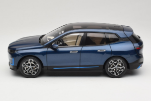 BMW iX Blue Metallic Minichamps 1:18 110023100 Métal Moulé — image 4 sur 8