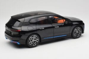 BMW iX Sapphire Black Minichamps 1:18 110023101 Métal Moulé — image 3 sur 8