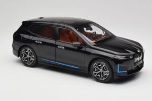 BMW iX Sapphire Black Minichamps 1:18 110023101 Métal Moulé — image 6 sur 8
