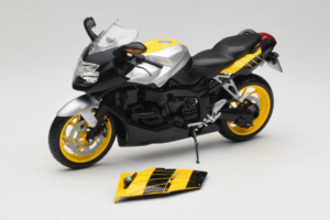 BMW K1200S Jaune Noir Minichamps 1:10 80430309224 Métal Moulé — image 2 sur 8