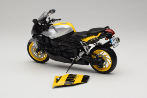 BMW K1200S Jaune Noir Minichamps 1:10 80430309224 Métal Moulé — image 5 sur 8
