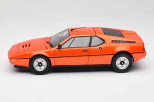 BMW M1 Orange Minichamps 1:18 80432411549 Métal Moulé — image 4 sur 8