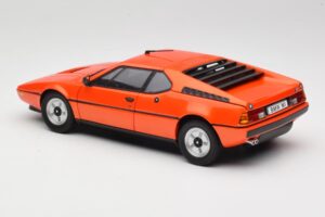 BMW M1 Orange Minichamps 1:18 80432411549 Métal Moulé — image 7 sur 8