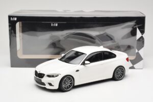 BMW M2 Competition F87 Blanc Minichamps 1:18 155028000 Métal Moulé — image 6 sur 6