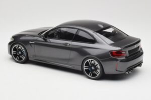BMW M2 F87 Grey Metallic Minichamps 1:18 155026102 Métal Moulé — image 5 sur 6