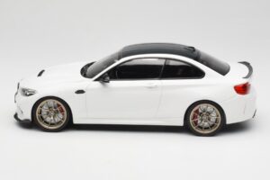 BMW M2 F87 CS Alpine White Jantes Dorées Minichamps 1:18 155021020 Métal Moulé — image 3 sur 6