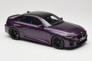 BMW M2 G87 Twilight Purple GT Spirit 1:18 GT946 Résine — image 4 sur 6