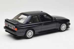 BMW M3 E30 Europameister Macau Blue Otto 1:18 OT1216 Métal Moulé — image 2 sur 6