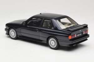 BMW M3 E30 Europameister Macau Blue Otto 1:18 OT1216 Métal Moulé — image 5 sur 6