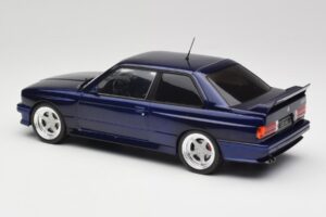 BMW M3 E30 Macau Blue IXO 1:18 18CMC122 Métal Moulé — image 5 sur 6