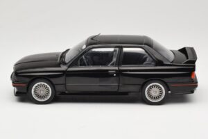 BMW M3 E30 Sport Evo Noir Solido 1:18 S1801501 Métal Moulé — image 4 sur 8