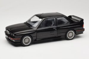 BMW M3 E30 Sport Evo Noir Solido 1:18 S1801501 Métal Moulé