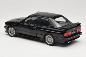 BMW M3 E30 Sport Evo Noir Solido 1:18 S1801501 Métal Moulé — image 7 sur 8