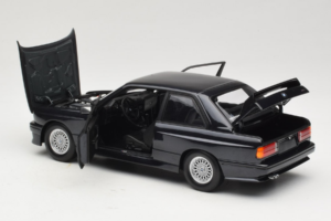 BMW M3 E30 Sport Evolution Blue Metallic Minichamps 1:18 180020308 Métal Moulé — image 5 sur 8