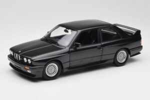 BMW M3 E30 Black Metallic Minichamps 1:18 180020306 Métal Moulé