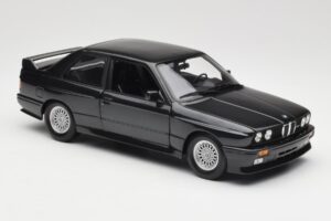 BMW M3 E30 Black Metallic Minichamps 1:18 180020306 Métal Moulé — image 6 sur 8
