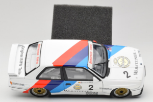 BMW M3 E30 Warsteiner #2 E. van de Poele DTM Champion 1987 Minichamps 1:18 80430396026-O1 Métal Moulé — image 8 sur 9