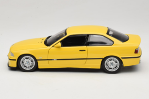 BMW M3 E36 Dakar Yellow UT Models 1:18 180022300 Métal Moulé — image 4 sur 8