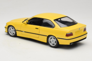 BMW M3 E36 Dakar Yellow UT Models 1:18 180022300 Métal Moulé — image 7 sur 8