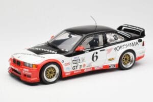 BMW M3 E36 GTR #0 B. Auberlen / M. Simo / P. Cunningham Daytona 24 Hours 1998 UT Models 1:18 39816 Métal Moulé
