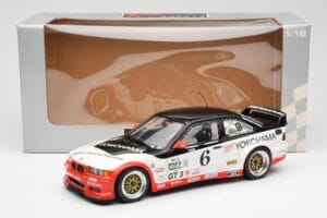 BMW M3 E36 GTR #0 B. Auberlen / M. Simo / P. Cunningham Daytona 24 Hours 1998 UT Models 1:18 39816 Métal Moulé — image 8 sur 8