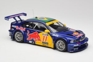 BMW M3 E46 GTR #11 Red Bull Interlagos 2005 AUTOart 1:18 80645 Métal Moulé — image 4 sur 6